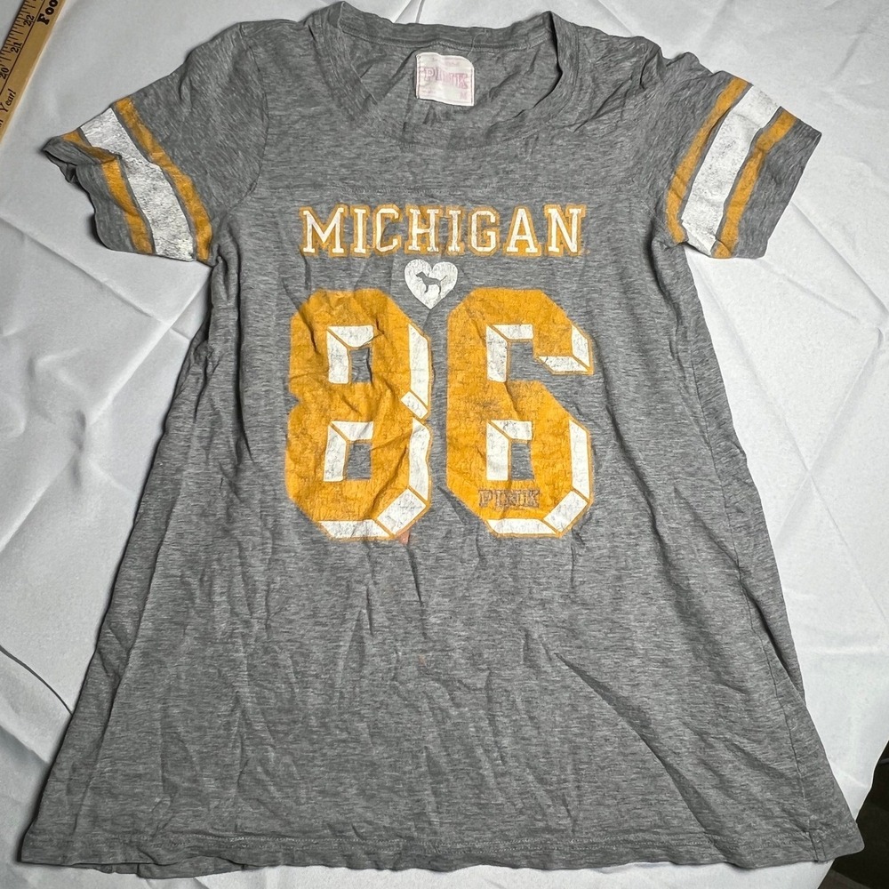 PINK Victoria's Secret Michigan Wolverines 86 Graphic T Shirt Gray Size‎ M